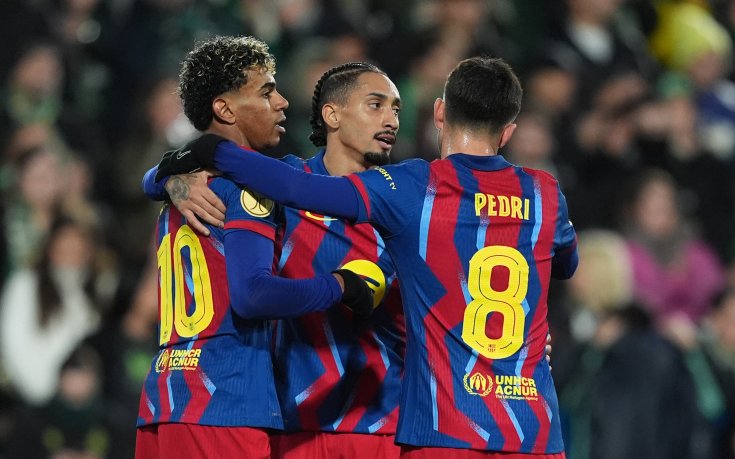 Барселона се измъчи, но надви Расинг Сантандер и продължава напред за Купата на краля