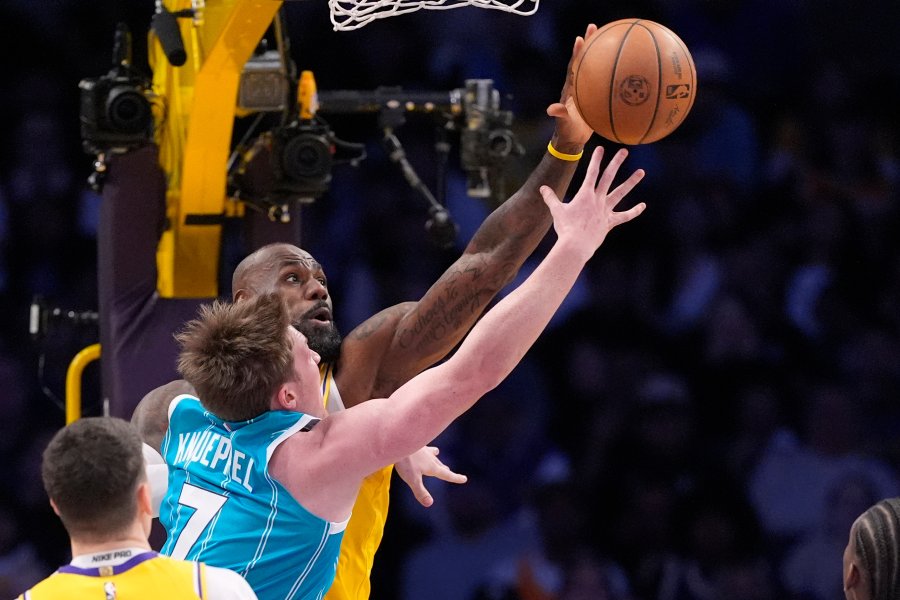 Лос Анджелис Лейкърс Шарлът Хорнетс1