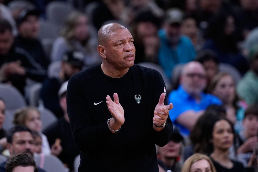 Сан Антонио Спърс Милуоки Бъкс1