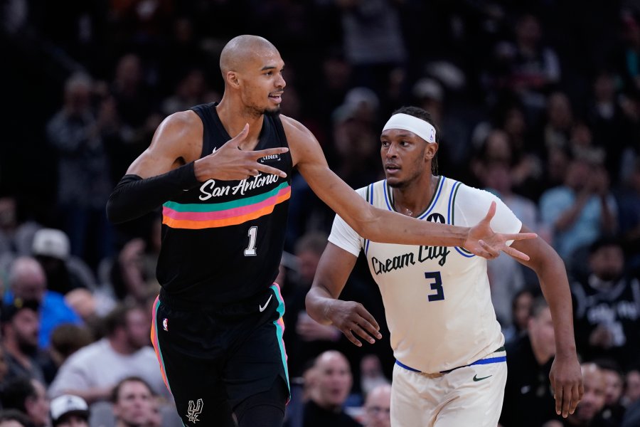 Сан Антонио Спърс Милуоки Бъкс1