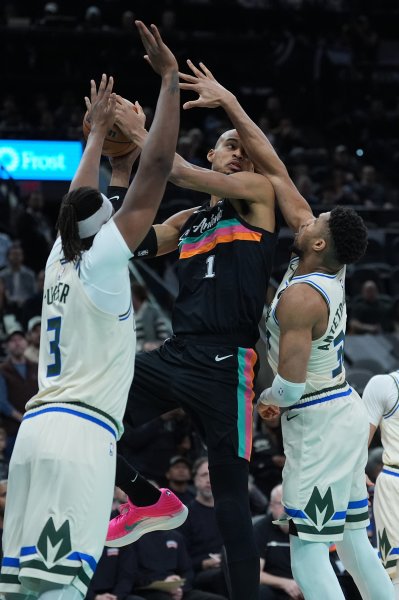 Сан Антонио Спърс Милуоки Бъкс1