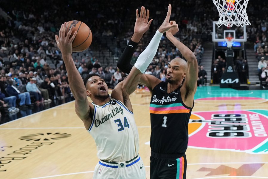 Сан Антонио Спърс Милуоки Бъкс1