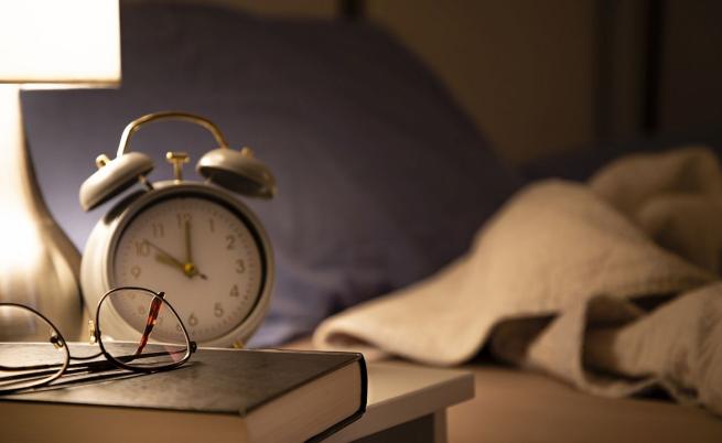 Махнете тези неща от нощното шкафче, ако искате здрав сън