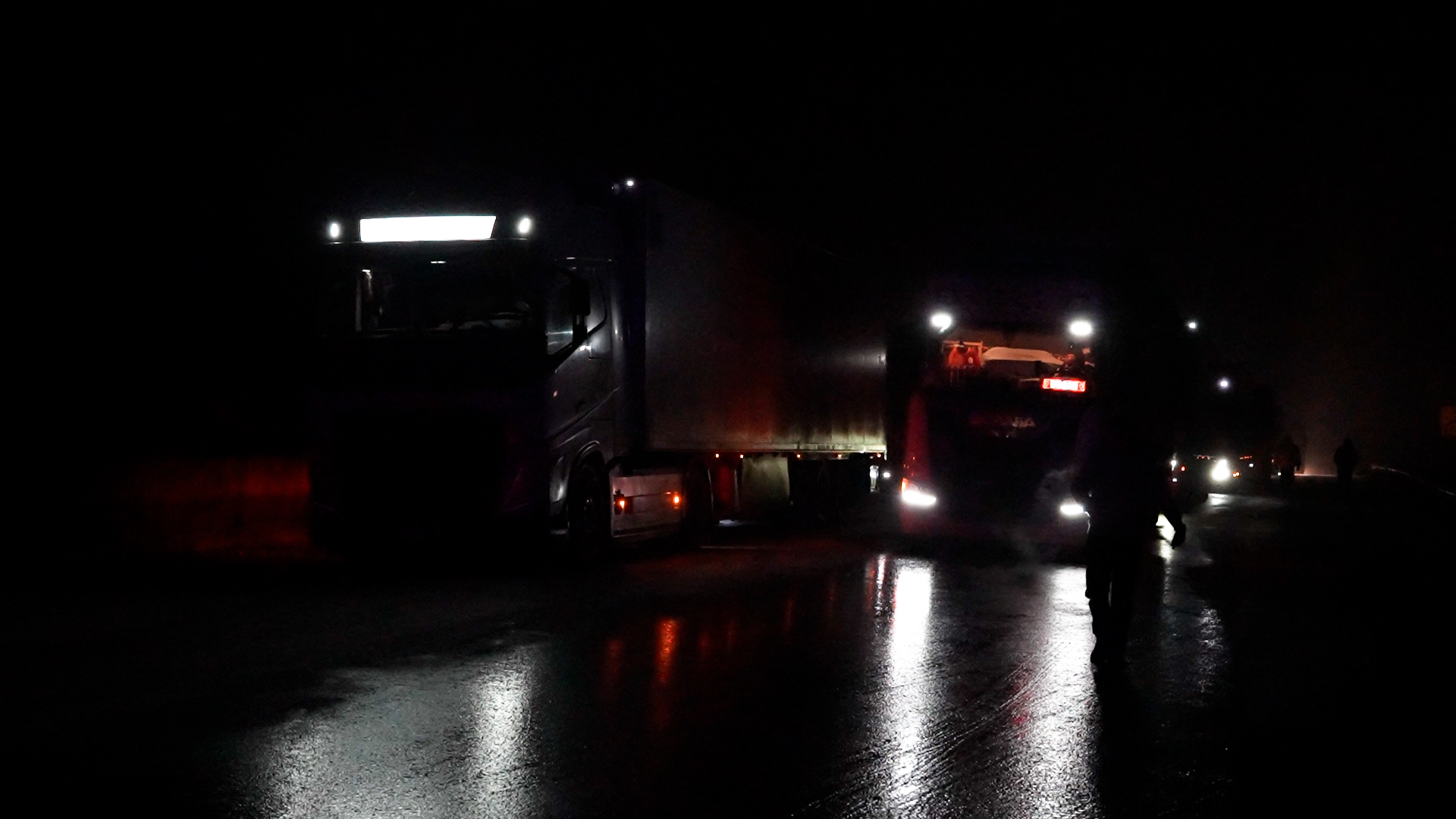 Две катастрофи с тирове блокираха пътя за "Дунав мост 2"