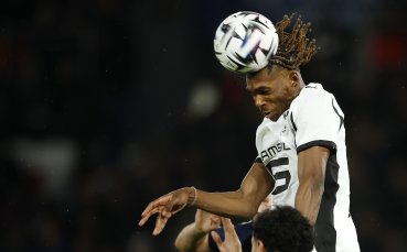 Челси води преговори за френски защитник