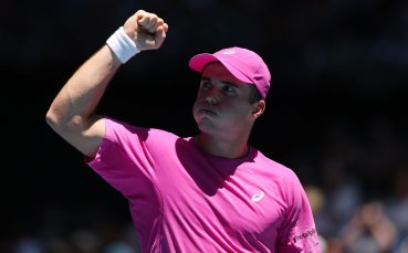 Квалификант изхвърли световния номер 22 от Australian Open