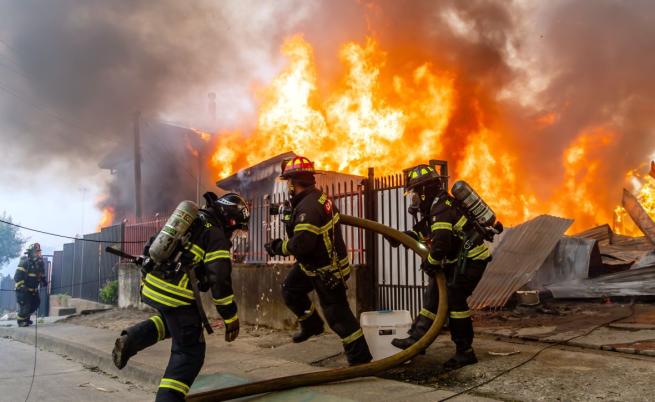 Чили обяви бедствено положение: Горски пожари взеха 16 жертви, хиляди се евакуираха