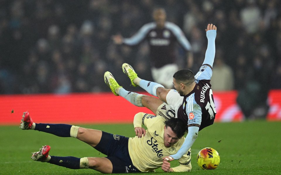 Двоен шамар за Астън Вила, освиркваният Грийлиш и Евертън ликуват