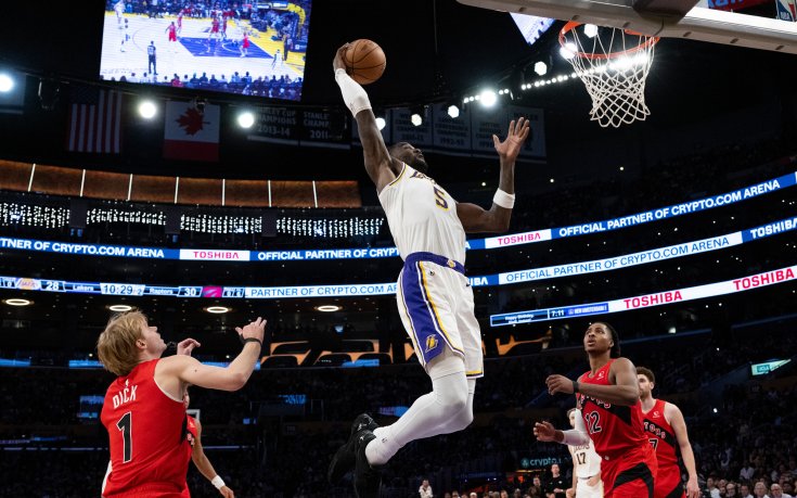 Център открадна шоуто при убедителен успех на Лейкърс над Торонто