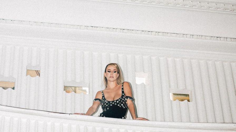 Мила Роберт представя „Повода си ти“ – песен, родена между Ню Йорк и Велики Преслав