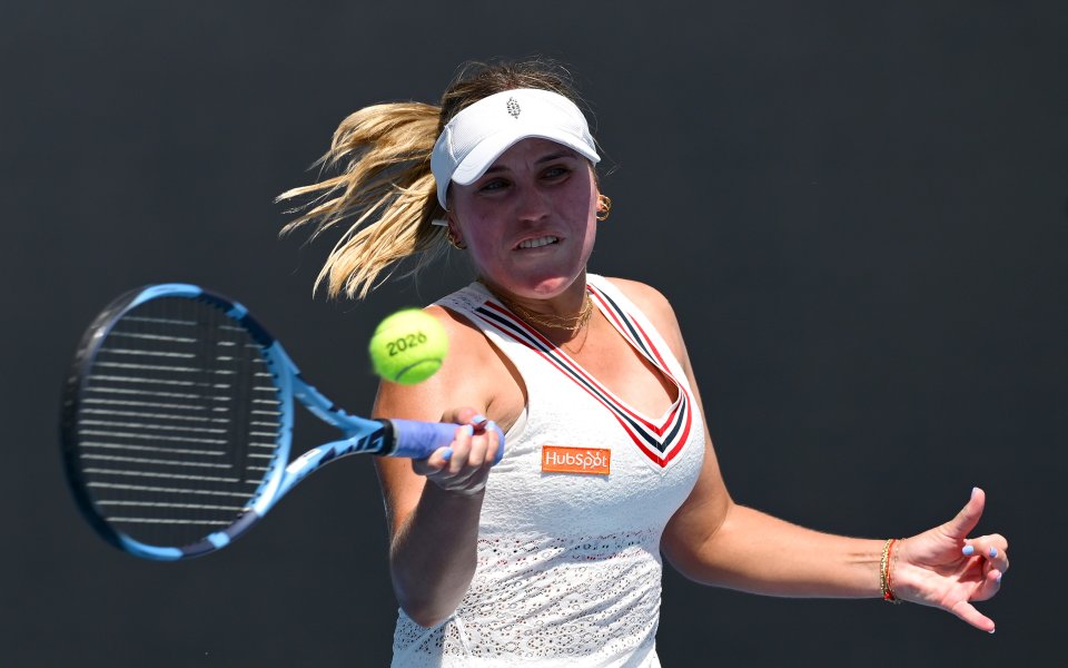 Шампионката от 2020-а излетя още на старта на Australian Open, Пегула и Анисимова започнаха с победи