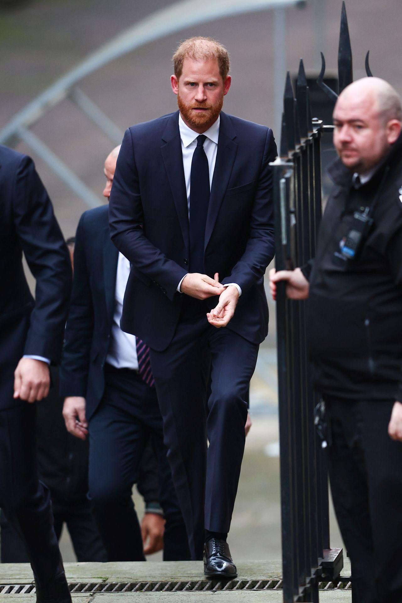 <p>Принц Хари отново в светлината на прожекторите &ndash; елегантен и решителен</p>