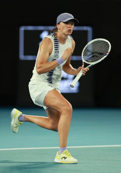 Юан Юе Ига Швьонтек1