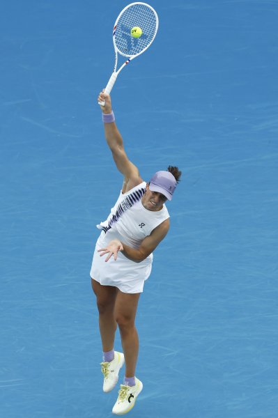 Юан Юе Ига Швьонтек1