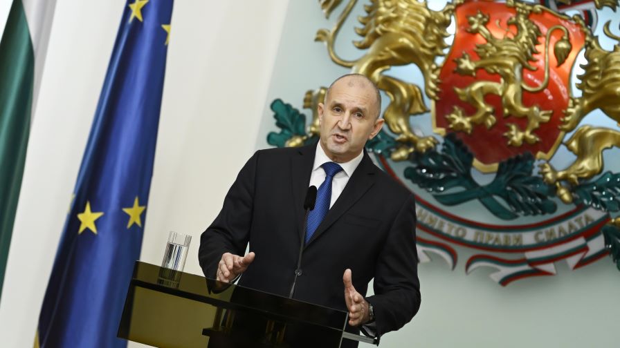 <p>Румен Радев ще депозира оставката си като президент пред КС</p>