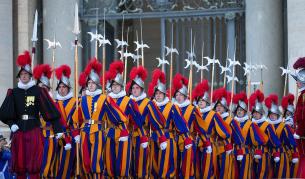 21 януари: Повече от декорация – ражда се най-малката армия в света