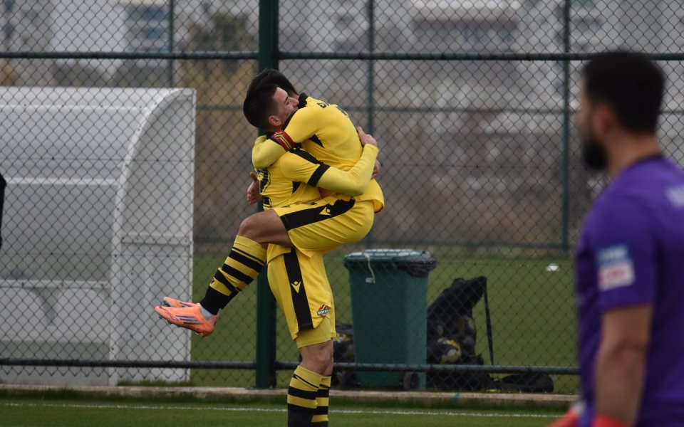 Ботев стартира с успех подготовката си в Турция