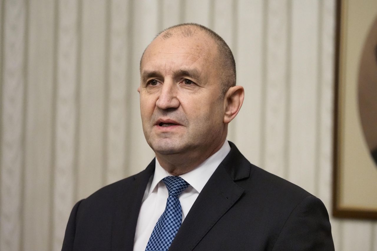 Румен Радев: Партия ще правим след изборите - към момента е невъзможно