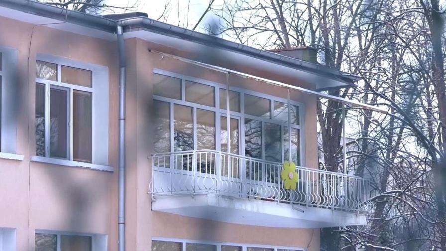 <p>Залепена уста с тиксо: Проверяват сигнал за насилие в детска градина</p>