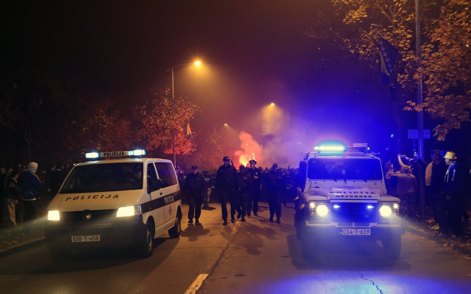 Масов бой между фенове на Звезда и Хайдук, близо 100 души са арестувани