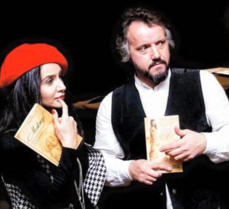 Поезията е форма на любов която не умира заедно с