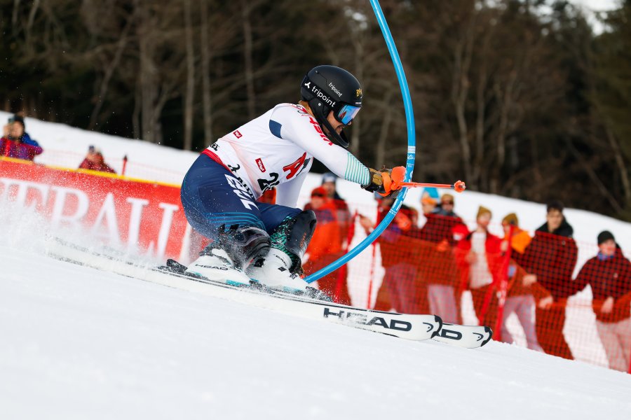 Алберт Попов на слалома от Световната купа в Кицбюел1