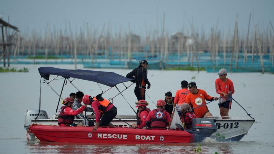 Кораб с 350 пътници потъна край Филипините, има жертви