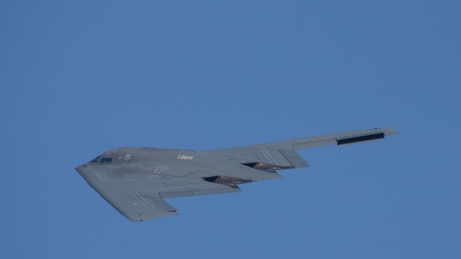 Отесон, който малко по-рано същата вечер е заснел познатия стелт бомбардировач B-2 Spirit, подчертава, че разликата е била осезаема. Снимката е илюстративна - стелт бомбардировач B-2 Spirit