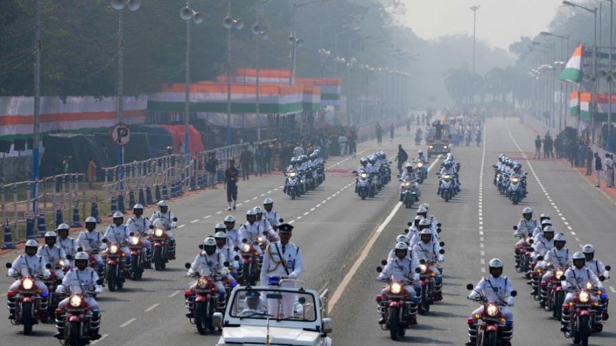 Индия демонстрира военната си мощ на 77-ия Ден на републиката