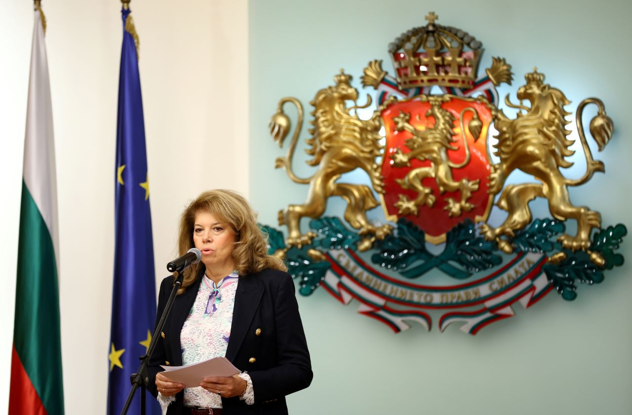 Консултациите при президента продължават другия вторник