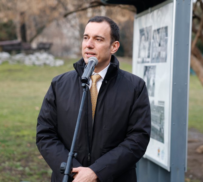 Откриване на фотоизложба в памет на великия Димитър Пенев1