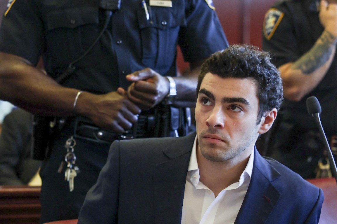 Мъж опита да освободи Луиджи Манджоне