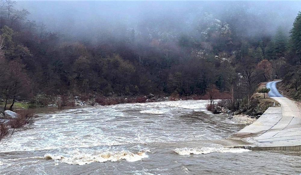 Отново бедствено положение в община Ардино: Залят мост откъсна от света шест села