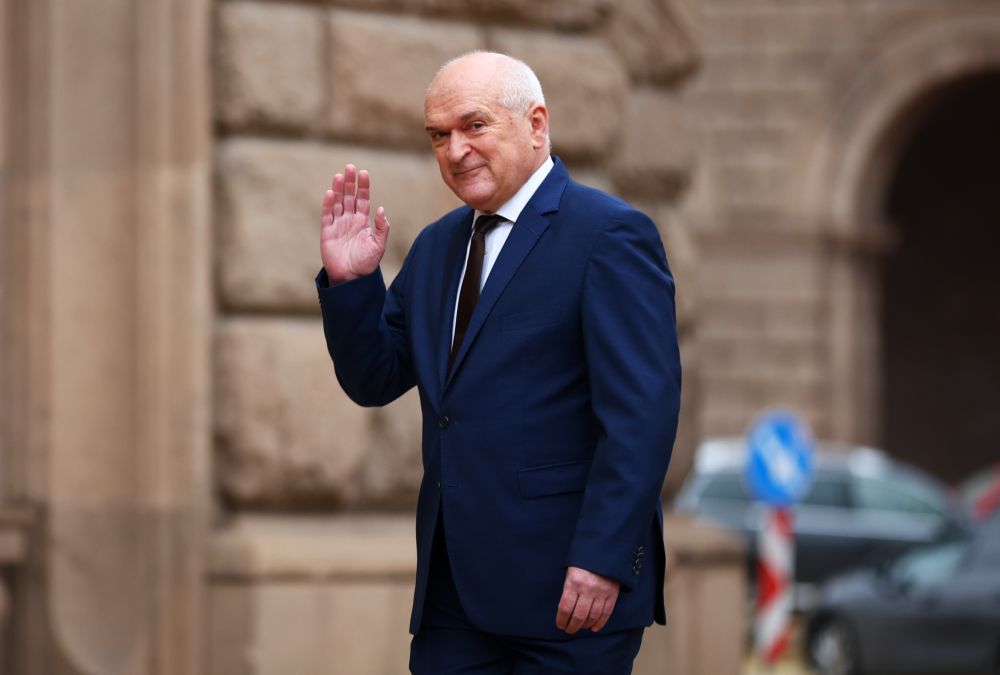 <p>Димитър Главчев влезе сам на "Дондуков" 2 за среща с президента</p>