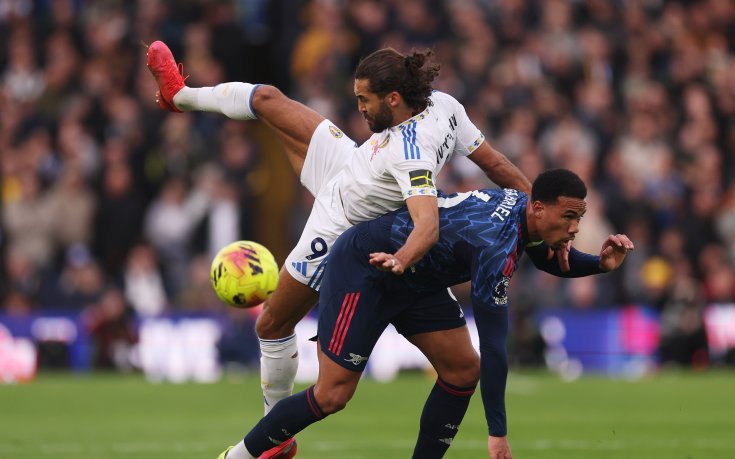 СНИМКИ: Битката между Лийдс и Арсенал