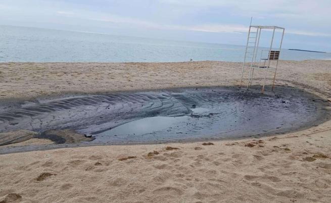 Хотел причини замърсяване с мазут на плаж Кабакум