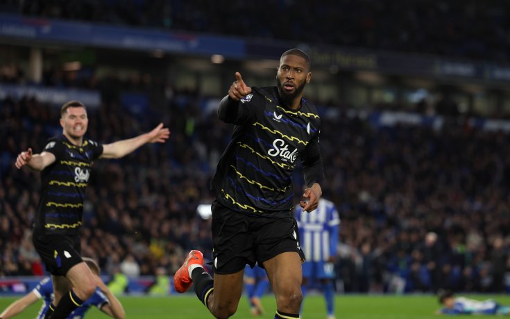 Евертън открадна точка от Брайтън в края