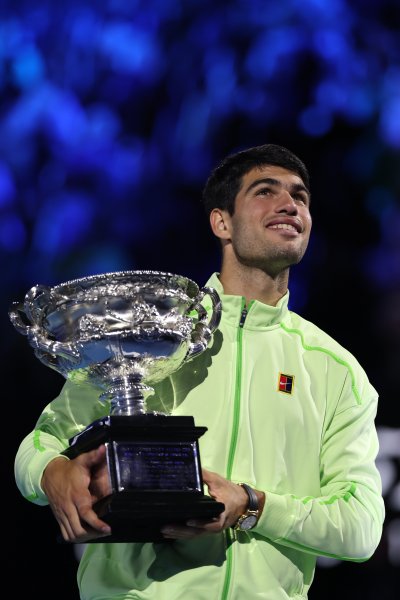 Карлос Алкарас обърна Новак Джокович и спечели първа титла от1
