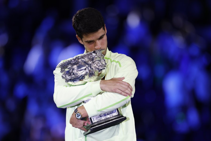 Карлос Алкарас обърна Новак Джокович и спечели първа титла от1