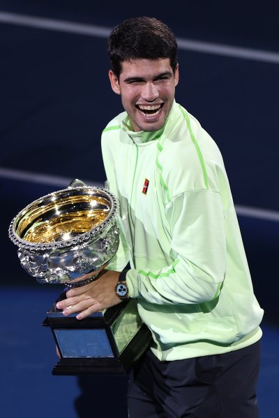 Карлос Алкарас обърна Новак Джокович и спечели първа титла от1