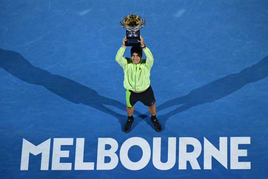 Карлос Алкарас обърна Новак Джокович и спечели първа титла от1