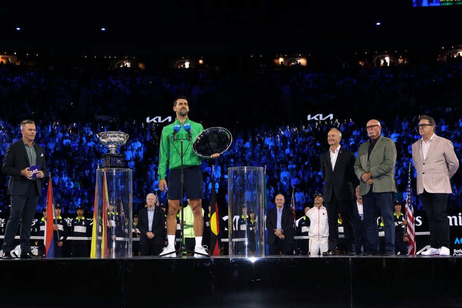 Карлос Алкарас обърна Новак Джокович и спечели първа титла от1