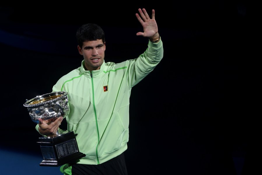 Карлос Алкарас обърна Новак Джокович и спечели първа титла от1
