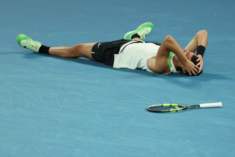 Карлос Алкарас обърна Новак Джокович и спечели първа титла от1