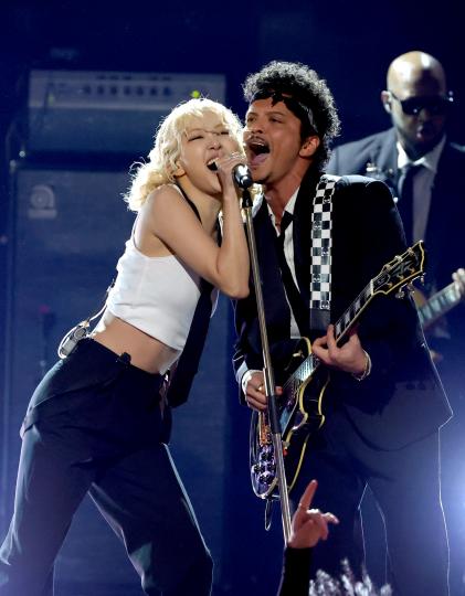 „Грами“ 2026 взривиха Лос Анджелис: Бад Бъни обра големите награди, Кендрик Ламар счупи рекорди (СНИМКИ) - снимка 22