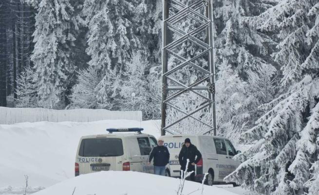 Тримата убити край 