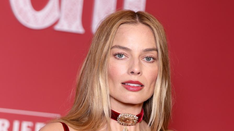 Марго Роби покори червения килим със...