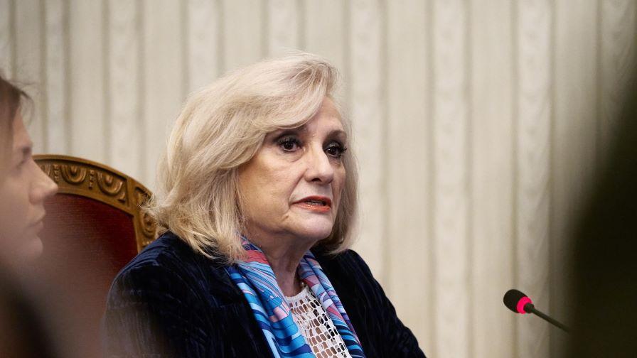 Искра Михайлова: Трима депутати са допуснали грешка, ще поправят вота си