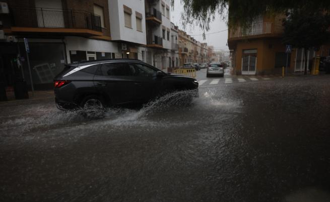 Бурята „Леонардо“ „потопи“ Южна Испания