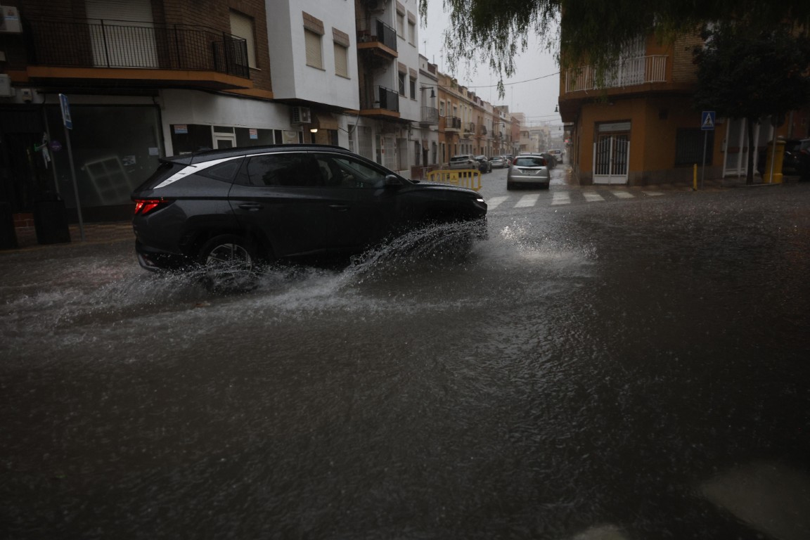 Бурята „Леонардо“ „потопи“ Южна Испания